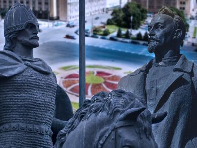 Александр Невский vs. Феликс Дзержинский. Коллаж: mskgazeta.ru Александр Невский vs. Феликс Дзержинский. Коллаж: mskgazeta.ru